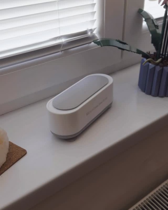 Kompaktní řešení pro šetrné a efektivní čištění Univerzální vibrační čistička – mini je ideální...